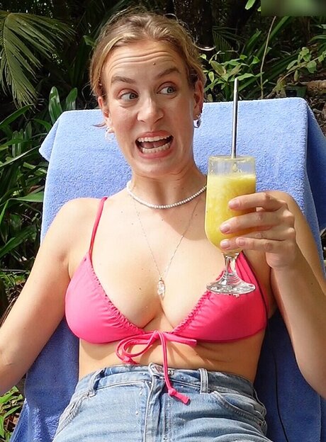 Justleo hot actress gallery