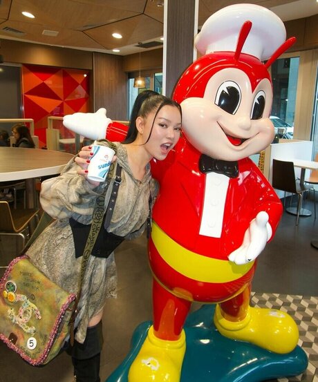 Bella Poarch nice model gallery