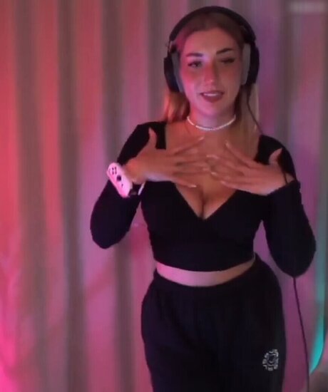 Starletnova star porn pics