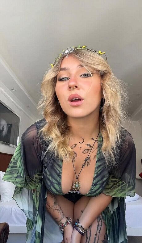 Viky kid nice actress pictures