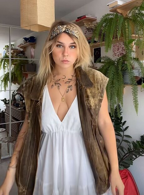 Viky kid erotic star pics