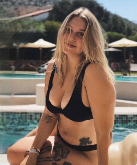 Viky kid star hot picture