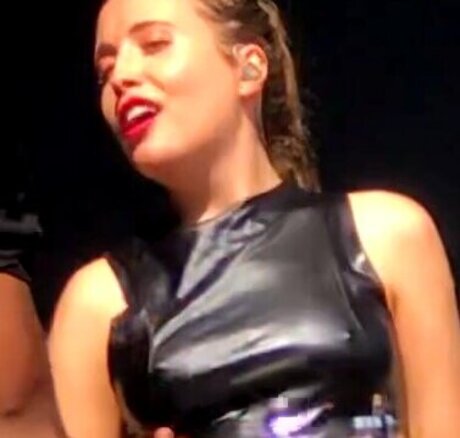 Alice Merton sexy actress photos