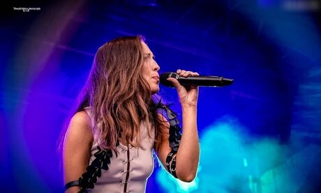 Alice Merton exclusive actress photos