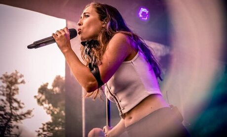 Alice Merton hd actress image