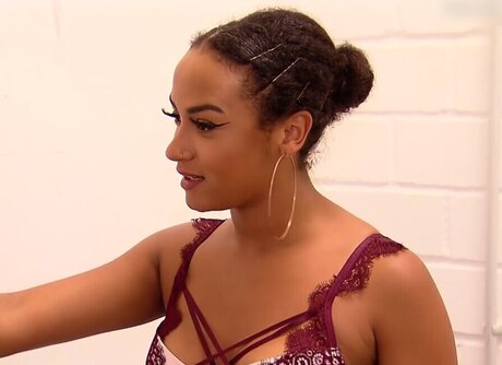 asian shemale onlyfans best pic