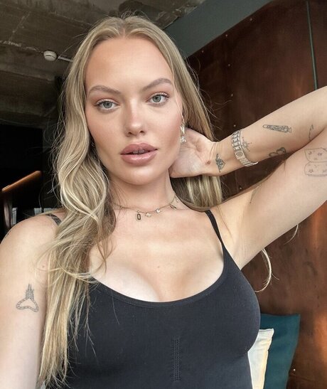 shemale cumshot onlyfans beautiful xxx photo