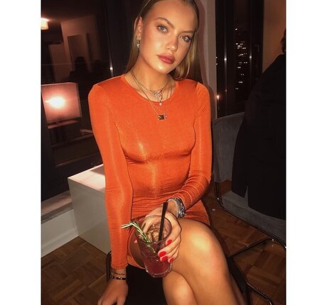 chubby milf onlyfans free photo