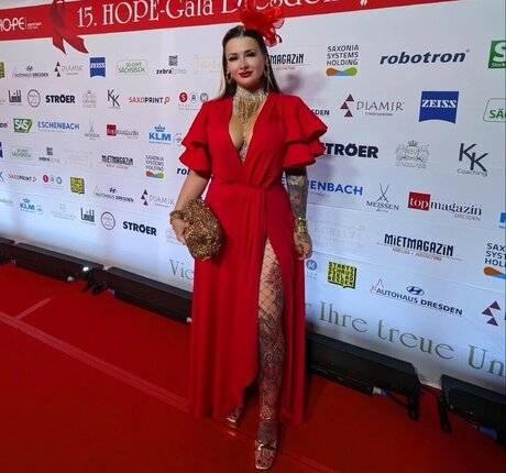 Lyn k44 model porn pic