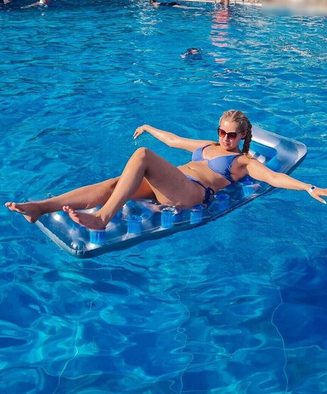 milf pussy onlyfans nude img