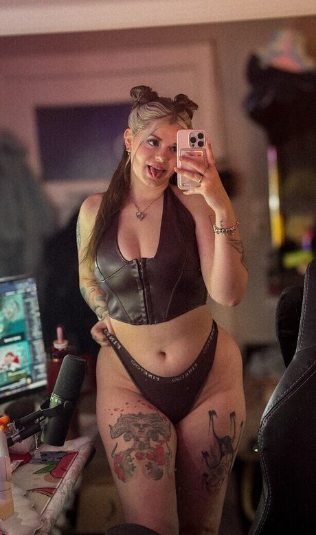 Feneliactx pornstar hd photo