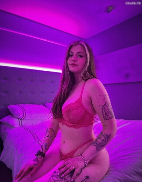 curvy nude onlyfans pornographic pictures