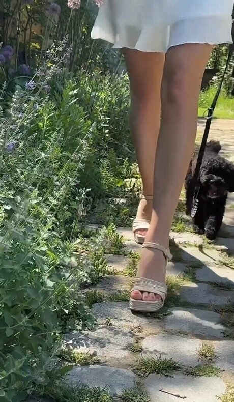 Lea Katharina Maria naked star pic