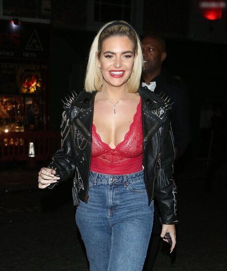 thick girls onlyfans art naked img