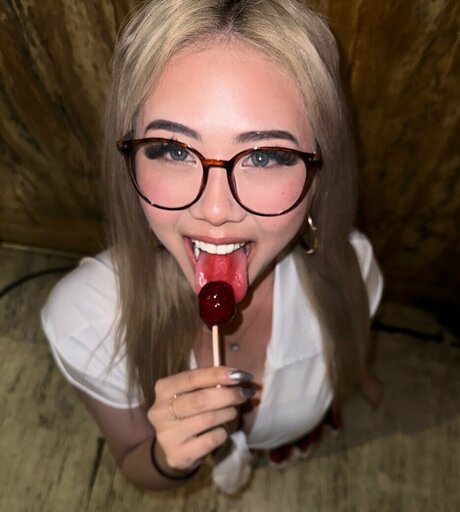 Kristina Koga perfect star images