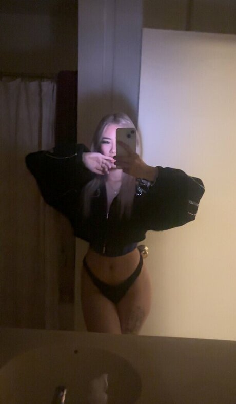 Kristina Koga model picture