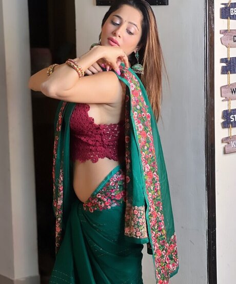 tiny onlyfans pornos images