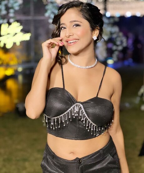 Kate Sharma star pretty images