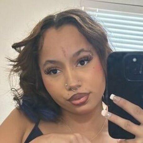 Maya Quinn model porn picture