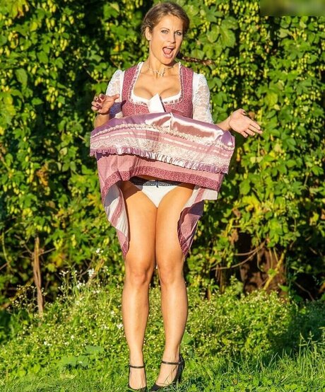 Upskirt Candids hot actress photo