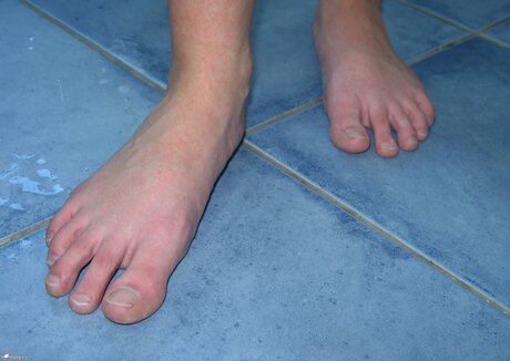 milf handjob onlyfans nude pic