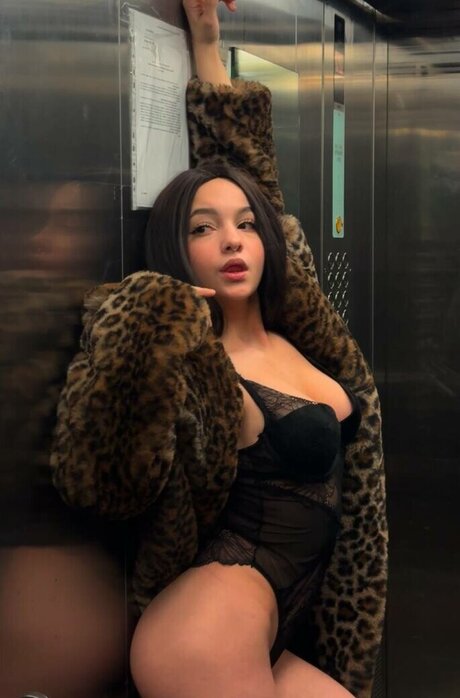 musclekitty model nude photos