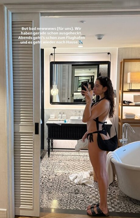 herstoryfeed best model archive