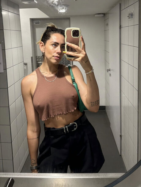 herstoryfeed pretty actress galleries