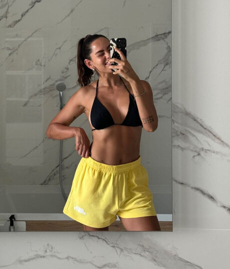 herstoryfeed model sex picture