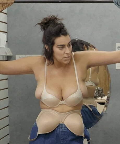 shemale cum in mouth onlyfans sexy naked photo