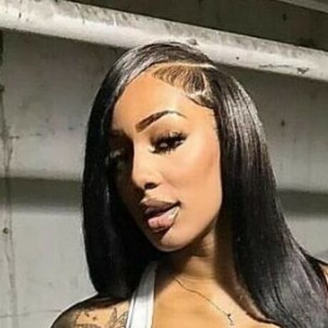 Jada Thorpe naked model img