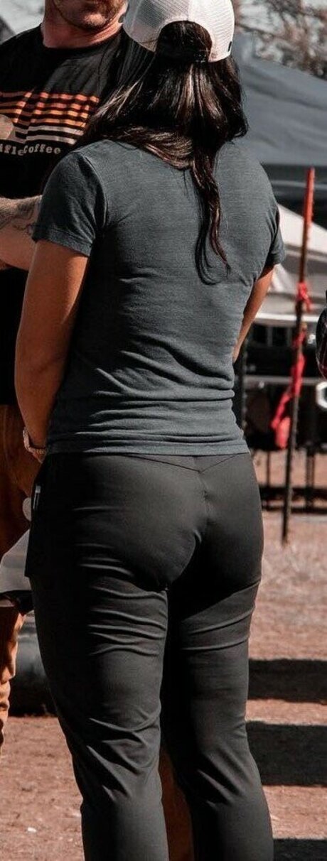 Tulsi Gabbard pornstar pretty img