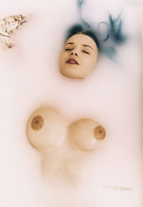 Chaos Isi hd pornstar img