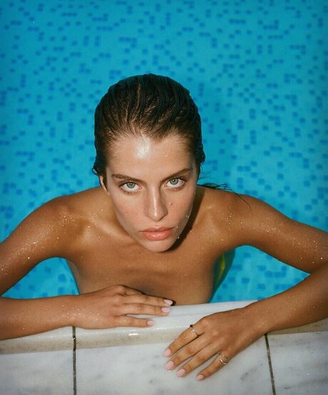 squat onlyfans hot nude pic