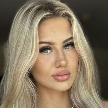 Caro Konrad naked model gallery