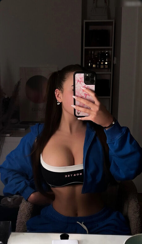 Luisa Senn nice actress photos