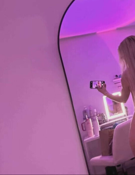 blonde curvy onlyfans hot picture