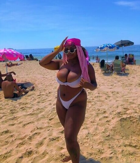 Velvet Scarlett model hot img