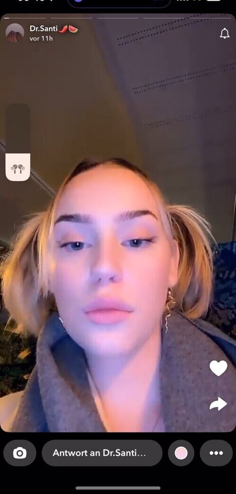 female popular onlyfans sexy naked picture