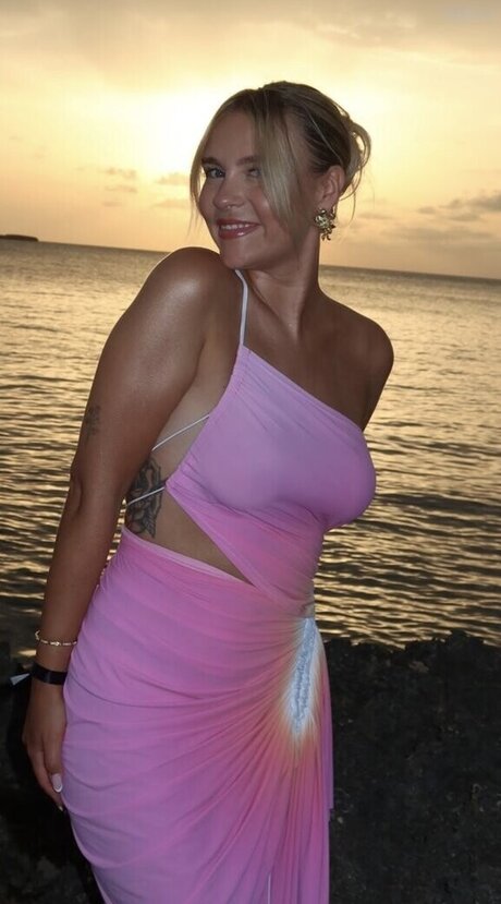 Dagi Bee nice pornstar photos