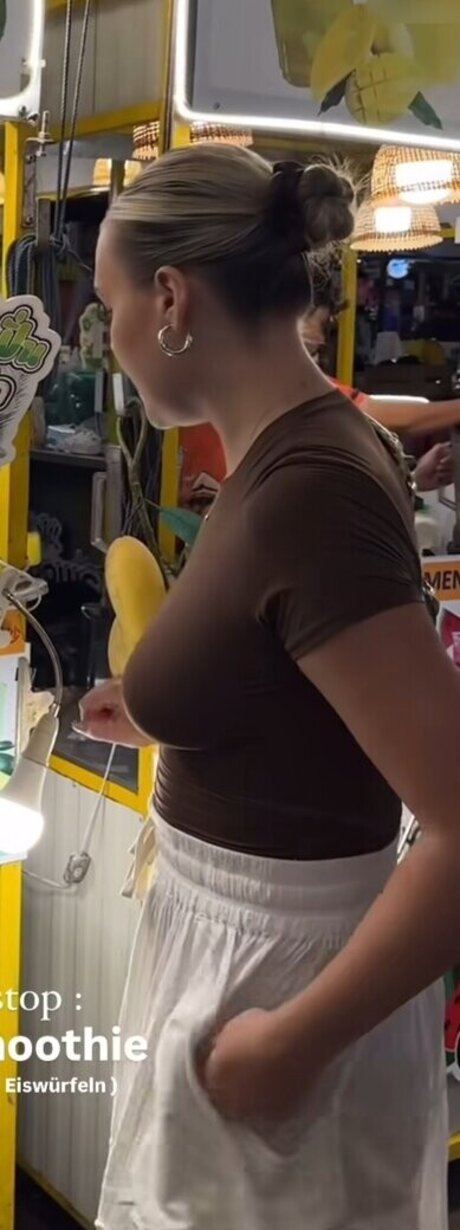 Dagi Bee sexy star pictures