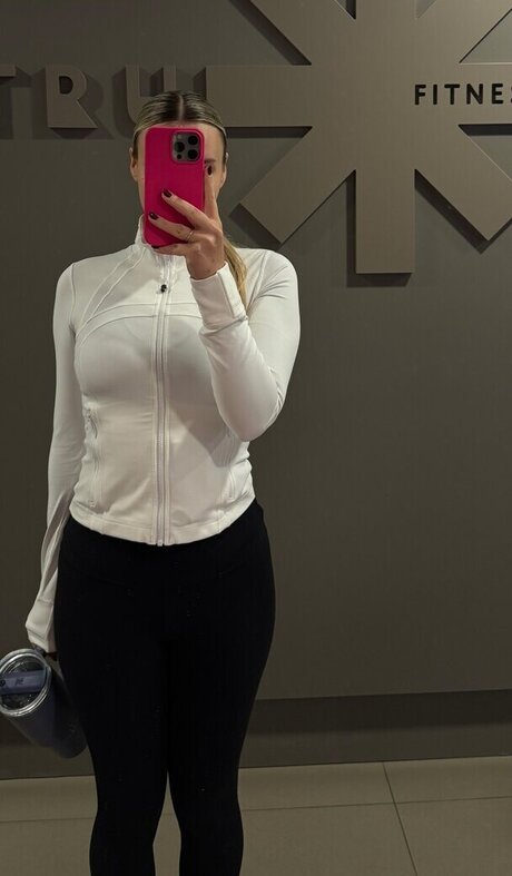 Dagi Bee beautiful model pics