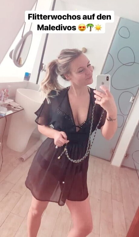 Dagi Bee porn model img