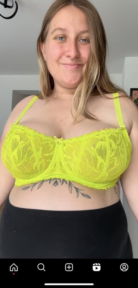 brunette teacher onlyfans nice pic