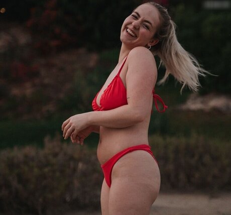 Carina Spoon nice model pic