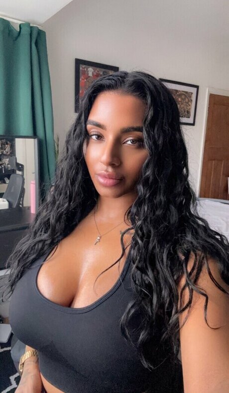 justluxxxx model hot galleries