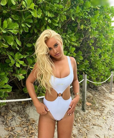 shemale handjob onlyfans hot sexy gallery