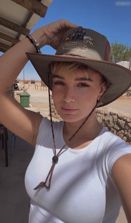 Julia R mmelt hot actress img