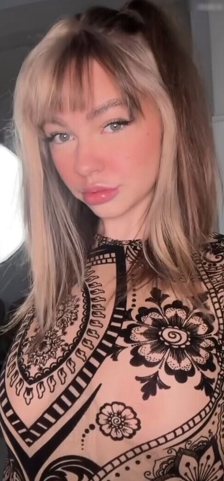 lesbian fingering onlyfans free naked image