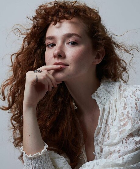 Taylor Richardson nude model image